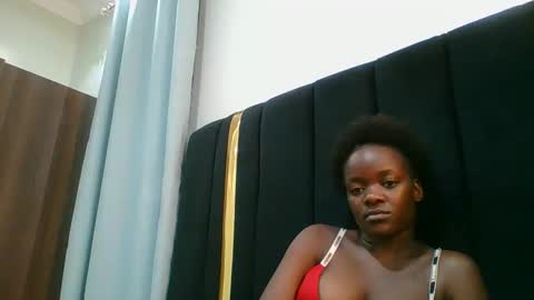 Snapshot of stargirl_lia chatting on May 18, 2026, 4:07 am lia online show from May 18, 2026, 4:07 am