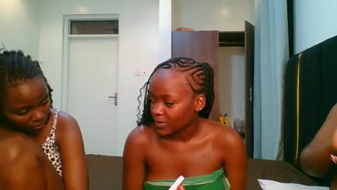 Snapshot of stargirl_lia chatting on May 18, 2026, 8:36 pm lia online show from May 18, 2026, 8:36 pm