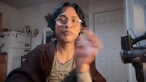 Snapshot of stargirlrising chatting on April 4, 2026, 10:18 pm STAR online show from April 4, 2026, 10:18 pm