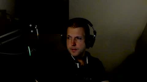 Snapshot of starlight1987 chatting on January 1, 2025, 4:39 am Adam online show from January 1, 2025, 4:39 am