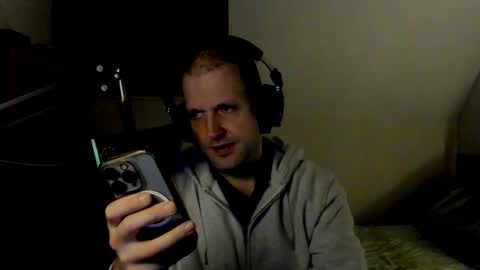 Snapshot of starlight1987 chatting on February 15, 2025, 6:12 am Adam online show from February 15, 2025, 6:12 am