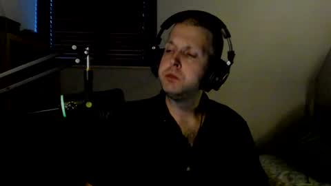 Snapshot of starlight1987 chatting on February 22, 2025, 7:01 am Adam online show from February 22, 2025, 7:01 am