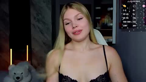 Snapshot of starlight_2004 chatting on July 20, 2026, 1:24 pm Caroline online show from July 20, 2026, 1:24 pm