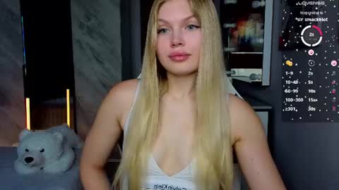 Snapshot of starlight_2004 chatting on July 24, 2026, 3:48 am Caroline online show from July 24, 2026, 3:48 am