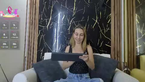 starlight_mature23_aws online show from July 27, 2026, 8:27 pm