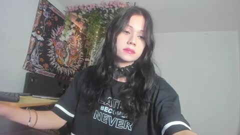 starmoonly online show from February 15, 2025, 11:58 pm