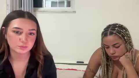 Snapshot of starqueenieee chatting on September 21, 2025, 2:13 am starqueenieee online show from September 21, 2025, 2:13 am