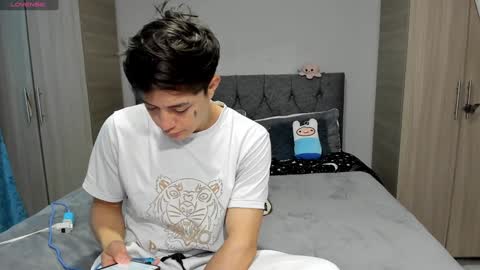 Snapshot of steban_and_kim chatting on January 30, 2025, 7:15 pm steban and kim online show from January 30, 2025, 7:15 pm