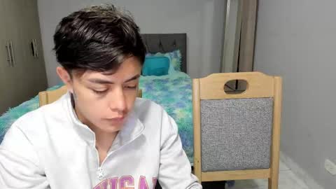 Snapshot of steban_and_kim chatting on February 14, 2025, 9:53 pm steban and kim online show from February 14, 2025, 9:53 pm