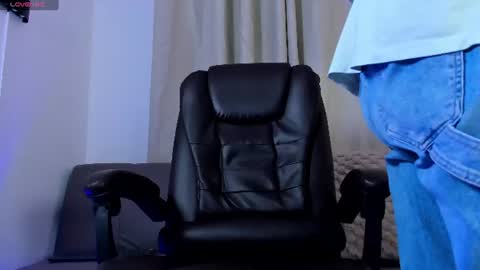 Snapshot of stebansilv_ chatting on July 15, 2026, 11:37 am Steban online show from July 15, 2026, 11:37 am