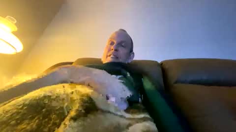 steel259373 online show from June 8, 2026, 3:40 am