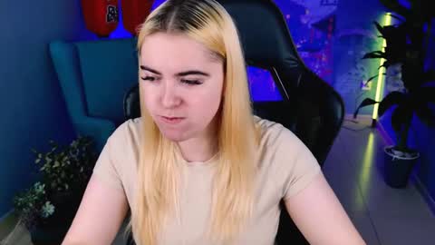 Snapshot of stef_nicks chatting on September 12, 2025, 5:51 am stef_nicks online show from September 12, 2025, 5:51 am