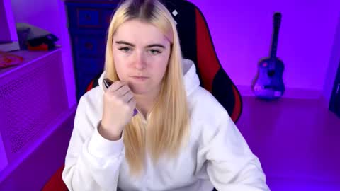 Snapshot of stef_nicks chatting on September 15, 2025, 9:09 am stef_nicks online show from September 15, 2025, 9:09 am