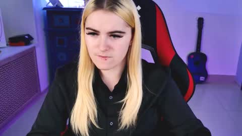 Snapshot of stef_nicks chatting on September 18, 2025, 9:11 am stef_nicks online show from September 18, 2025, 9:11 am