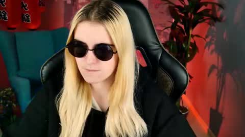 Snapshot of stef_nicks chatting on October 5, 2025, 6:12 am stef_nicks online show from October 5, 2025, 6:12 am