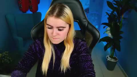 Snapshot of stef_nicks chatting on October 9, 2025, 10:35 am stef_nicks online show from October 9, 2025, 10:35 am