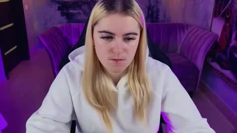 Snapshot of stef_nicks chatting on October 12, 2025, 5:39 am stef_nicks online show from October 12, 2025, 5:39 am