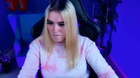 Snapshot of stef_nicks chatting on October 15, 2025, 9:09 am stef_nicks online show from October 15, 2025, 9:09 am