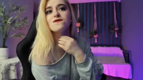 stef_nicks online show from March 13, 2026, 9:05 am