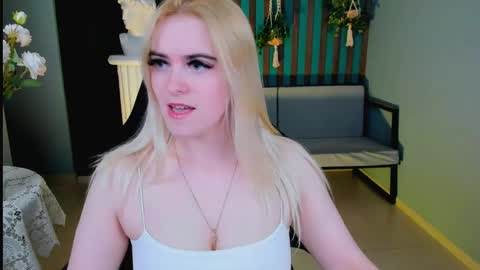 Snapshot of stef_nicks chatting on May 16, 2026, 9:06 am stef_nicks online show from May 16, 2026, 9:06 am
