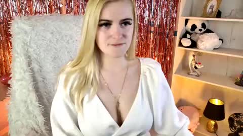Snapshot of stef_nicks chatting on May 23, 2026, 5:23 am stef_nicks online show from May 23, 2026, 5:23 am