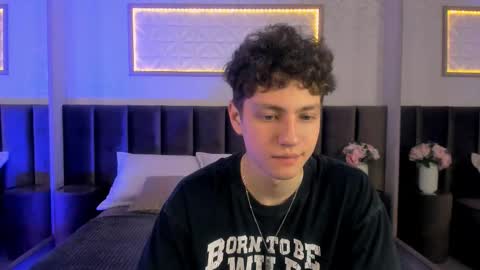 Esrefan online show from February 25, 2026, 7:56 pm