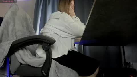 Stefania online show from July 28, 2026, 11:17 am