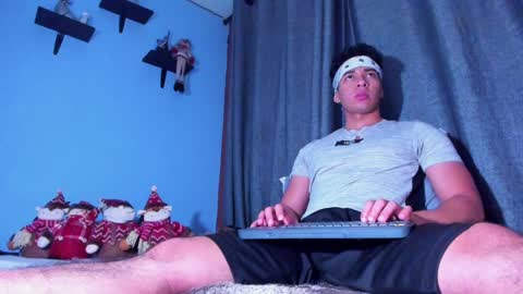 Snapshot of stefann_salvatore chatting on January 7, 2025, 5:43 am Stefann Salvatore online show from January 7, 2025, 5:43 am