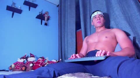 Snapshot of stefann_salvatore chatting on January 9, 2025, 12:03 am Stefann Salvatore online show from January 9, 2025, 12:03 am