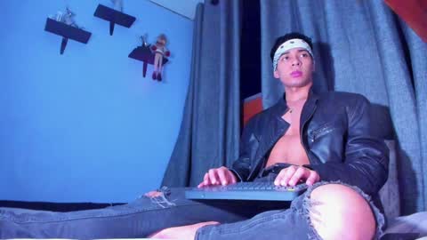 Snapshot of stefann_salvatore chatting on January 20, 2025, 4:54 am Stefann Salvatore online show from January 20, 2025, 4:54 am