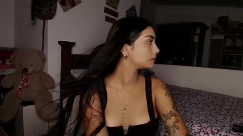 Im MiaIts my first day here  online show from September 16, 2025, 11:06 pm