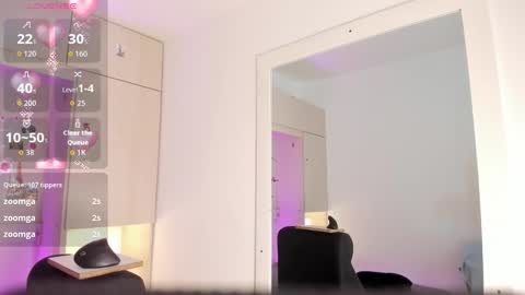 stefannyevans_ online show from January 14, 2026, 1:28 pm