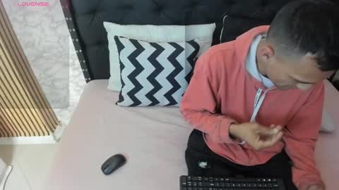 stefany_pablo1 online show from February 11, 2025, 12:16 pm