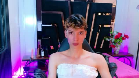 stefany piink online show from March 31, 2026, 12:16 pm