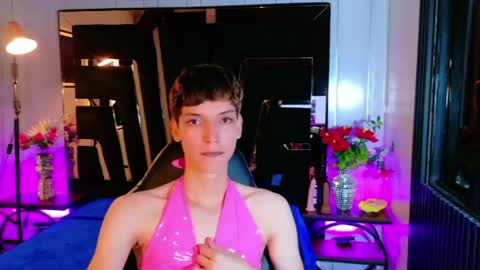 stefany piink online show from April 21, 2026, 12:33 pm
