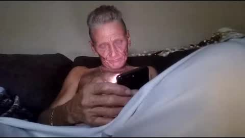 stefy1037 online show from April 15, 2026, 7:48 am