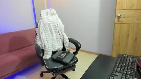 Snapshot of stefy_bratz chatting on October 23, 2025, 3:50 am Stefany Bratz online show from October 23, 2025, 3:50 am