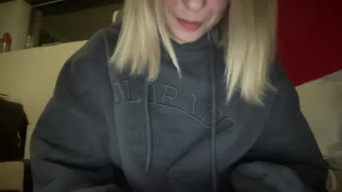 stefy_glow online show from February 19, 2025, 7:48 pm