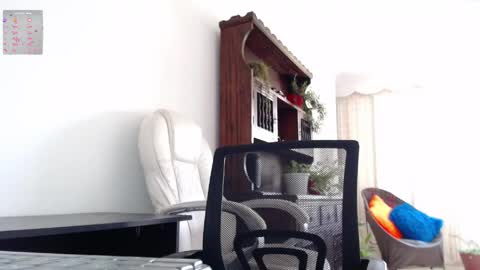Snapshot of stefy_gomez_ chatting on May 24, 2026, 5:40 pm Estefany online show from May 24, 2026, 5:40 pm