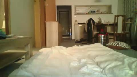 steki038434 online show from April 18, 2026, 7:29 pm