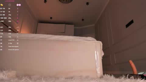 Stella online show from February 24, 2025, 6:36 pm