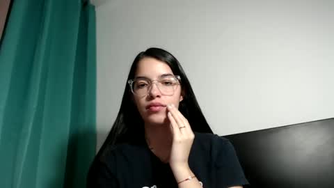 Snapshot of stella_art chatting on January 4, 2025, 7:03 am Stella online show from January 4, 2025, 7:03 am