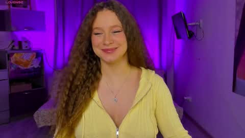 Stella online show from October 13, 2025, 1:44 pm