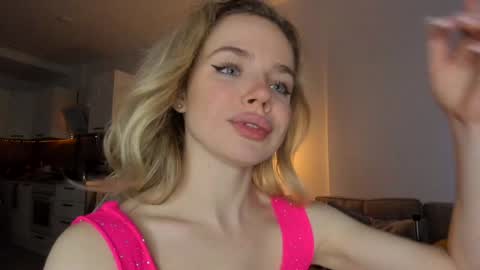 Asella online show from January 5, 2025, 12:53 pm