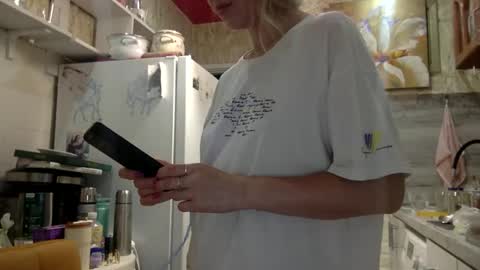 Snapshot of stella_walters chatting on June 11, 2026, 12:32 am stella_walters online show from June 11, 2026, 12:32 am