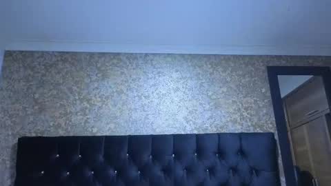 Estella online show from November 1, 2025, 8:44 pm