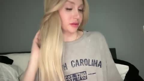 Snapshot of stellacummings chatting on February 1, 2025, 6:21 am Stella Bella online show from February 1, 2025, 6:21 am