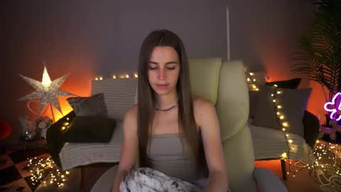 stellahoneywell online show from June 8, 2026, 1:11 pm