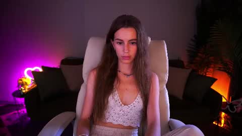 stellahoneywell online show from June 26, 2026, 12:53 pm