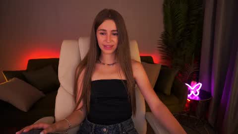 stellahoneywell online show from July 3, 2026, 1:17 pm